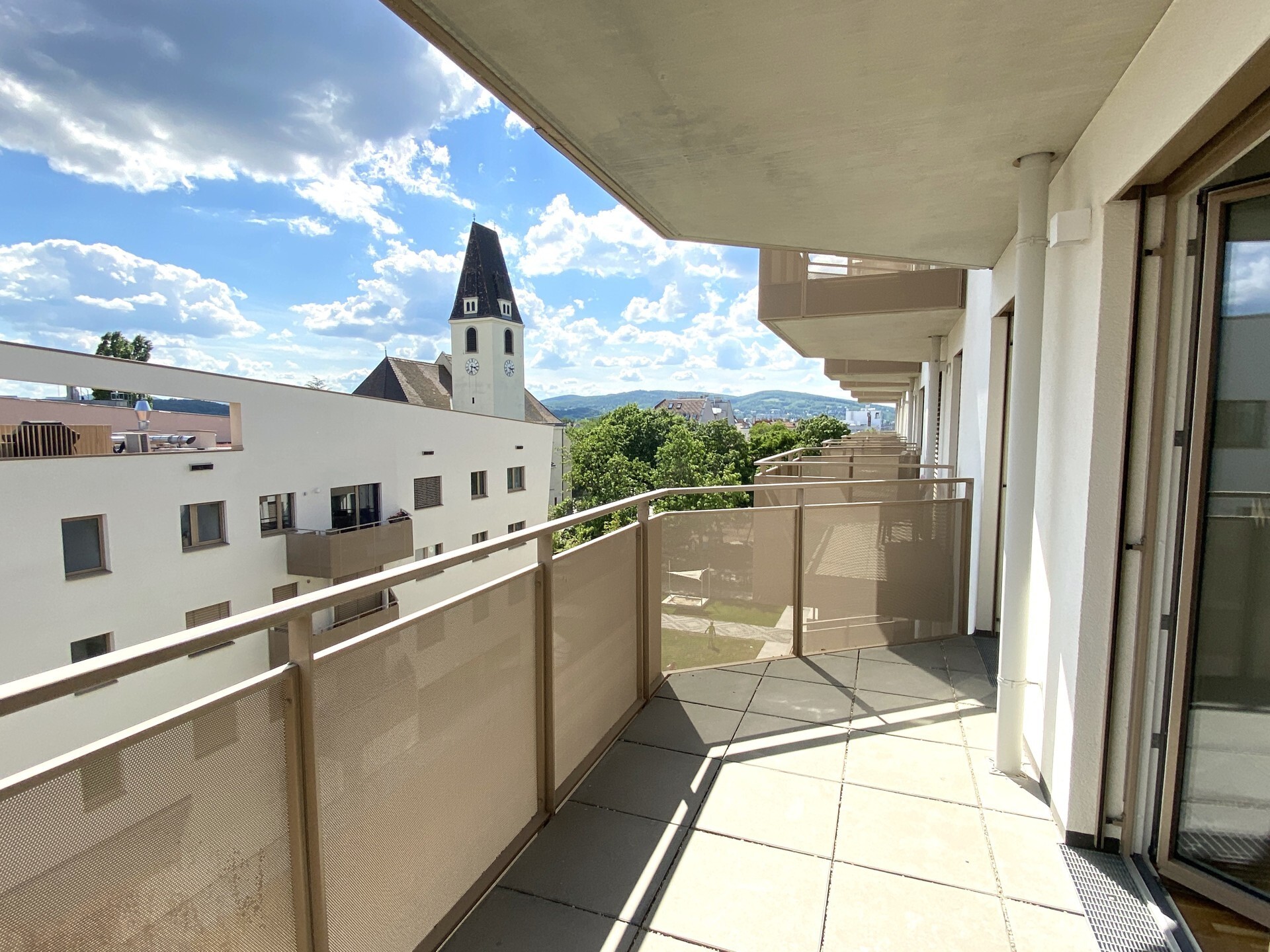 Hochwertige 3 Zimmer mit Balkon, sofort beziehbar - zu kaufen in 1140 Wien