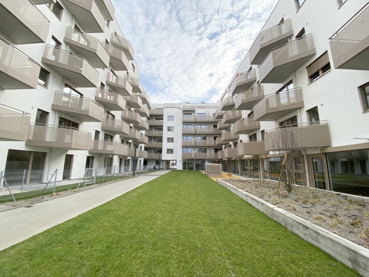 Traumhafte 2-Zimmer-Wohnung mit Loggia zu mieten in 1140 Wien