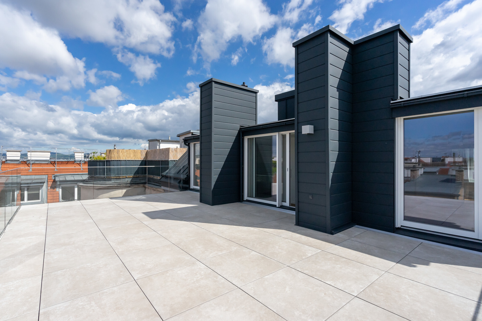 Erstklassige Design-Dachgeschosswohnung mit 50m² Terrasse - Wohnen im Botschaftsviertel - zu kaufen in 1040 Wien