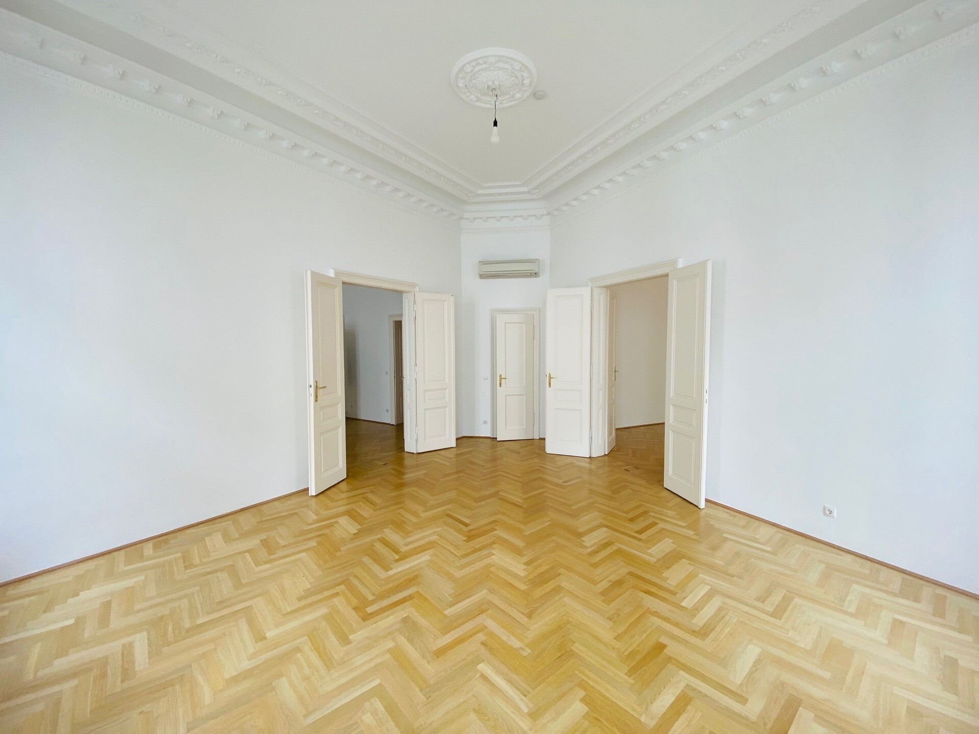 Unbefristete 5-Zimmer-Wohnung - provisionsfrei in 1010 Wien zu mieten