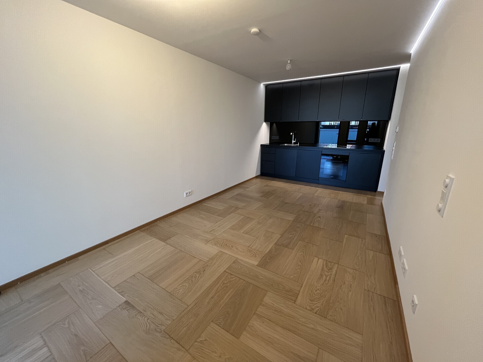 Exclusive living directly on Rochusmarkt - 2-room apartment with 11 m² loggia to rent in 1030 Vienna