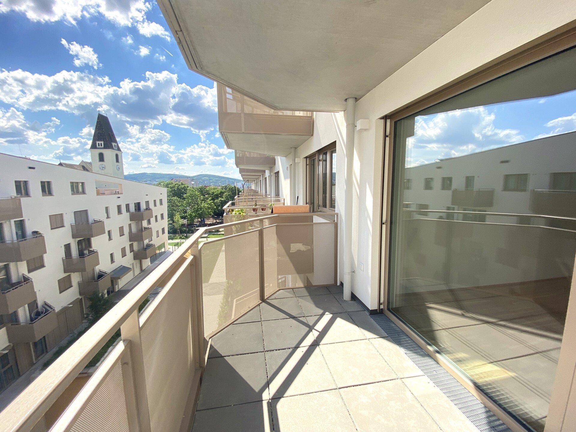Sonnige 3-Zimmer-Wohnung mit Balkon - im Erstbezug zu kaufen in 1140 Wien