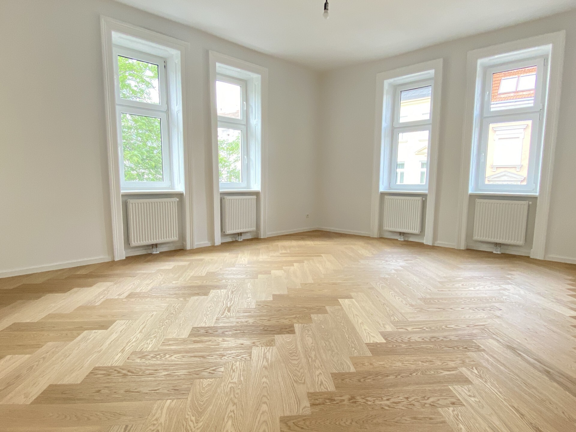 Stillvoll renovierte 2-Zimmer Altbauwohnung mit modernem Bad und Küche - zu kaufen in 1150 Wien