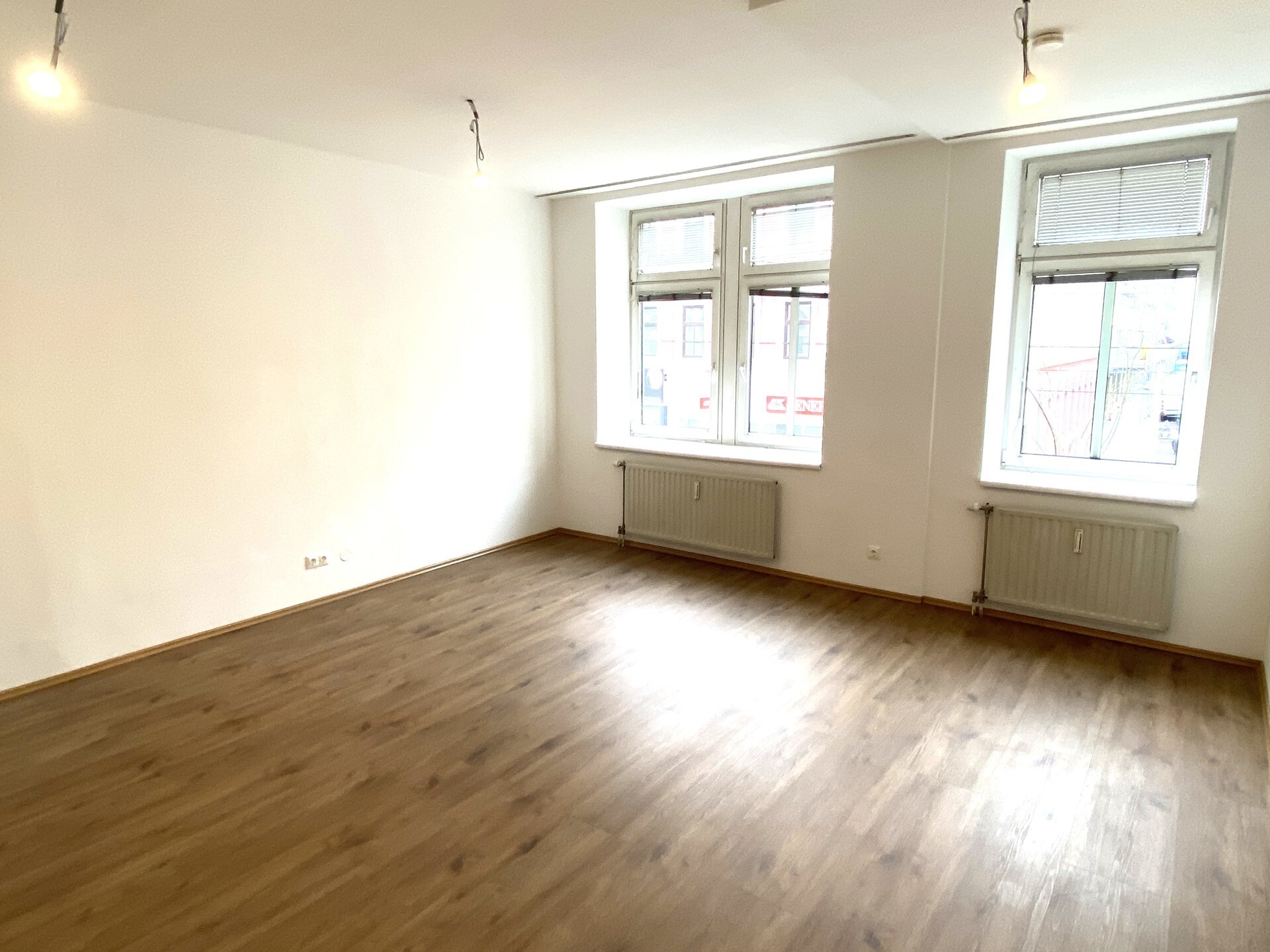 Single/Studentenhit Unbefristet 2-ZIMMER-WOHNUNG, NÄHE SCHUHMEIERPLATZ