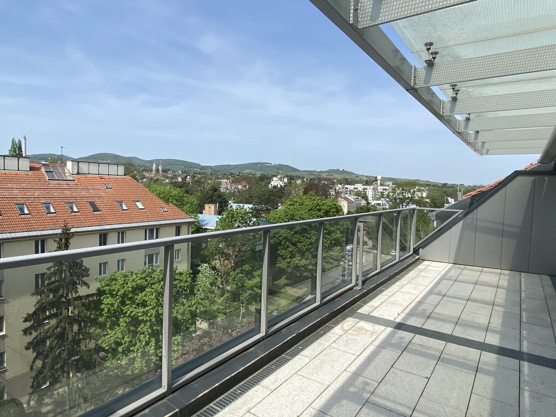 Traumhafte Dachgeschoßwohnung mit Wellnessbereich, Nähe Wertheimsteinpark in 1190 Wien zu mieten