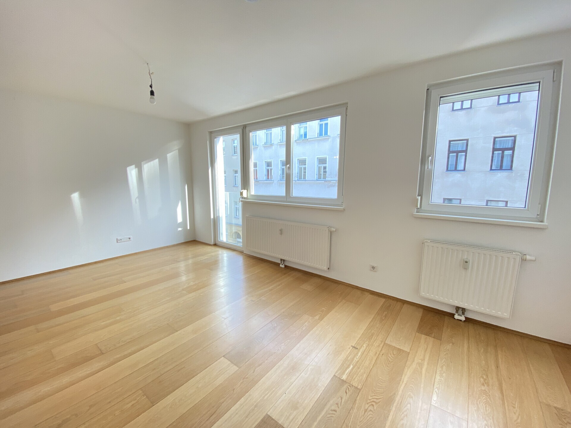 EINBAUKÜCHE und GARAGENPLATZ inklusive - 2-Zimmer-Wohnung  - perfekte Investition - zu kaufen in 1160 Wien