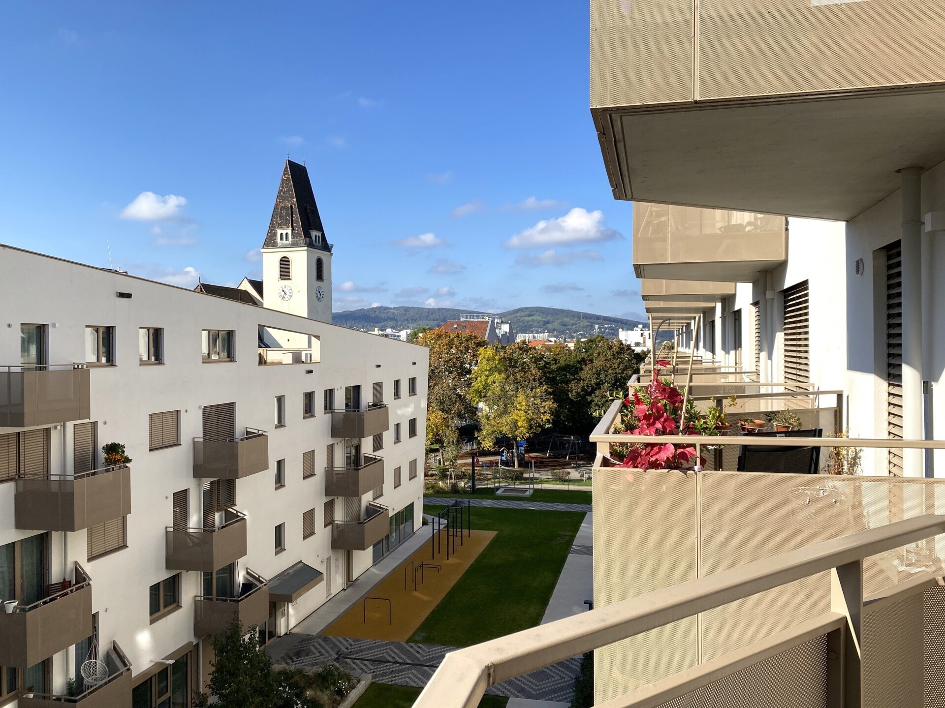 Einladende 3-Zimmer-Wohnung mit sonnigem Balkon im 4. Obergeschoß - bezugsfertig zu kaufen in 1140 Wien