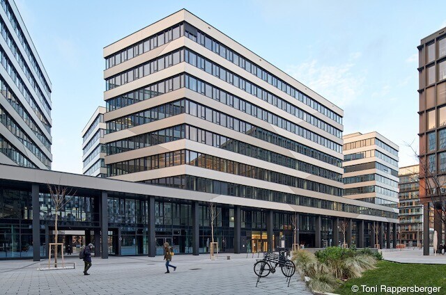 High-end offices for rent in a prime location in a modern office park near the main station