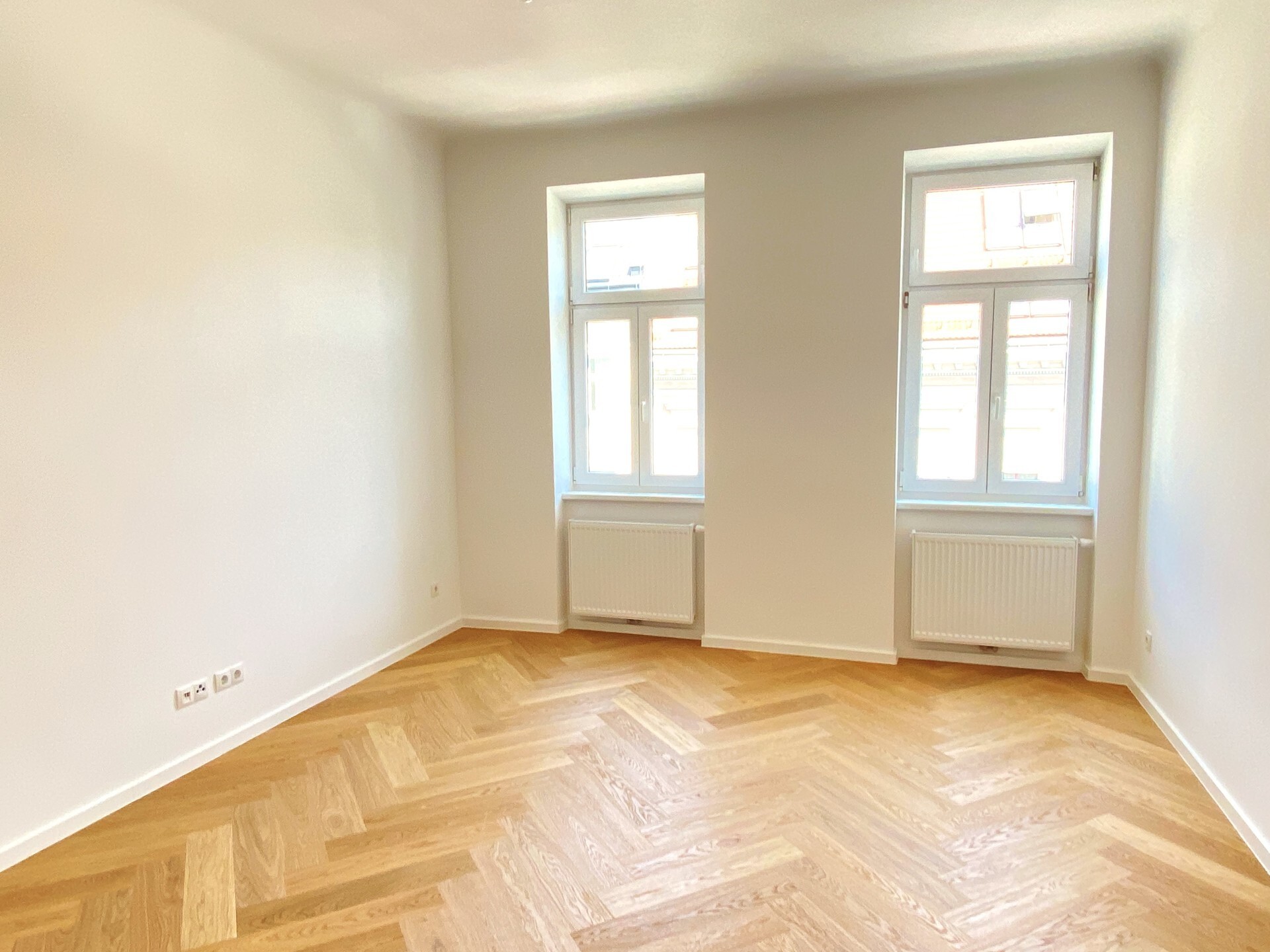 Helle stillvoll renovierte 2-Zimmer Altbauwohnung mit neuer Küche und Bad - zu kaufen in 1150 Wien