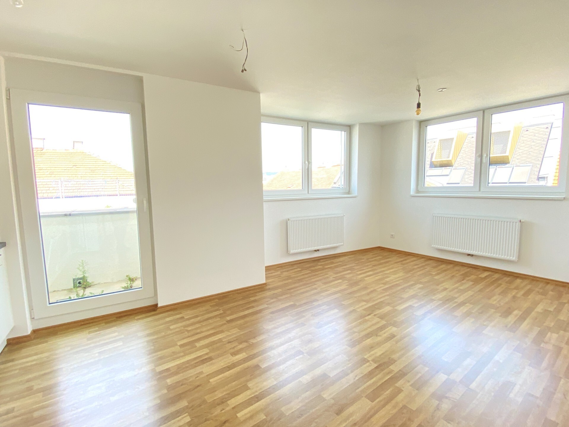 Zentrale 2-Zimmer-Dachgeschoßwohnung mit Terrasse und Einbauküche - zu kaufen in 1150 Wien