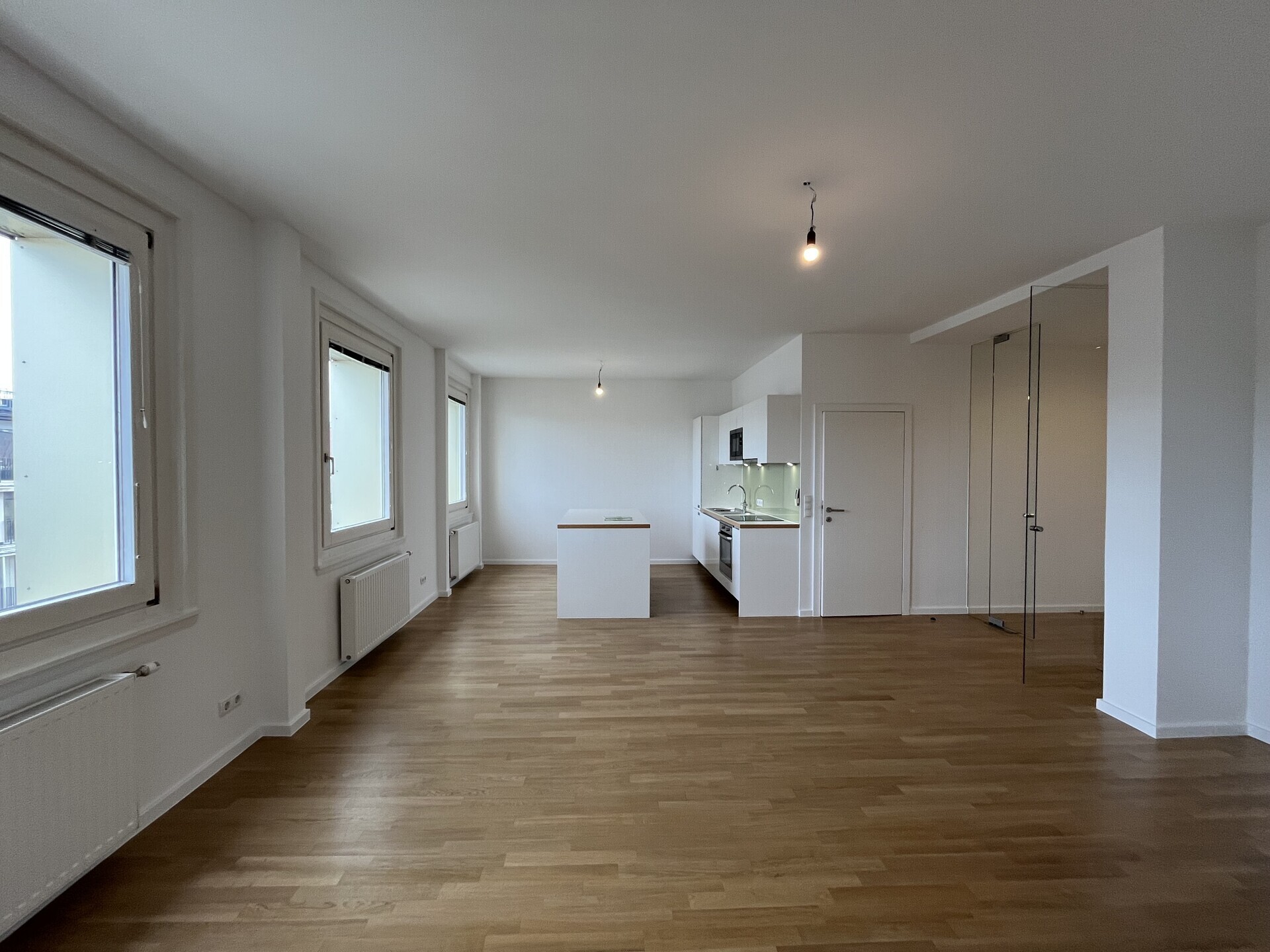 Fantastic 3-room apartment with small balcony on the 6th floor directly at Modenapark - for rent in 1030 Vienna