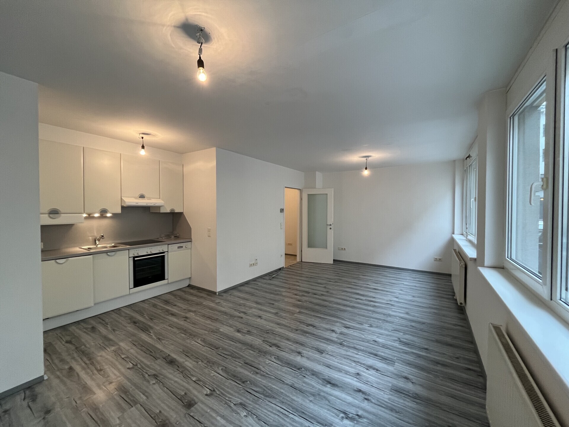 2 Zimmer in bester Lage - 1050 Wien! - Parkett wird erneuert!