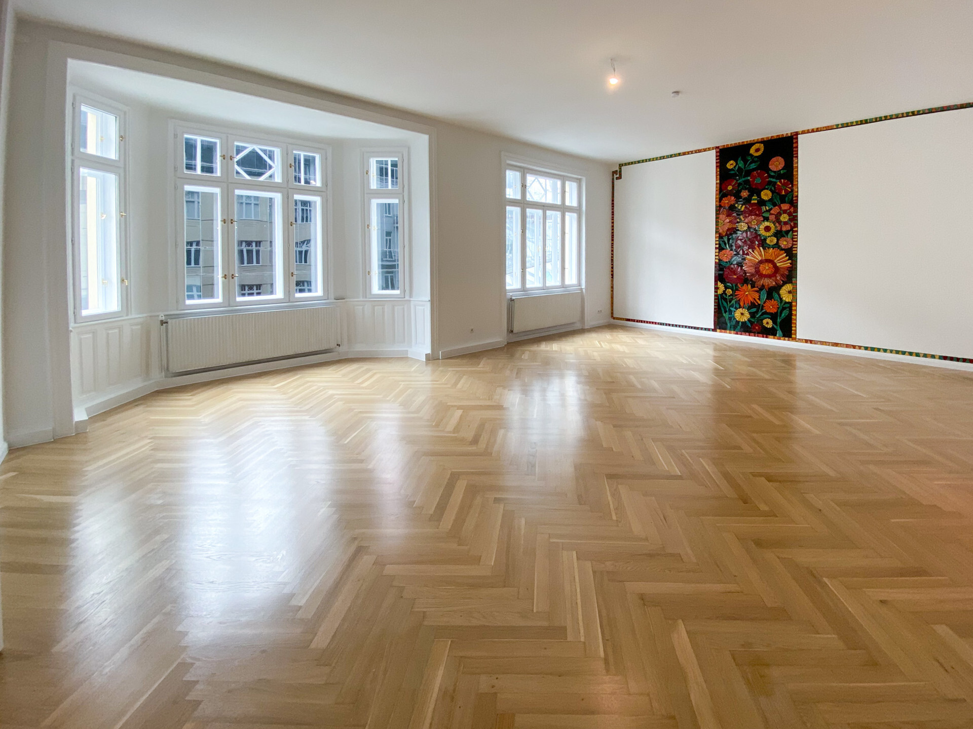 Close to the city center: 3-room apartment in an old building - for rent for an indefinite period in 1020 Vienna