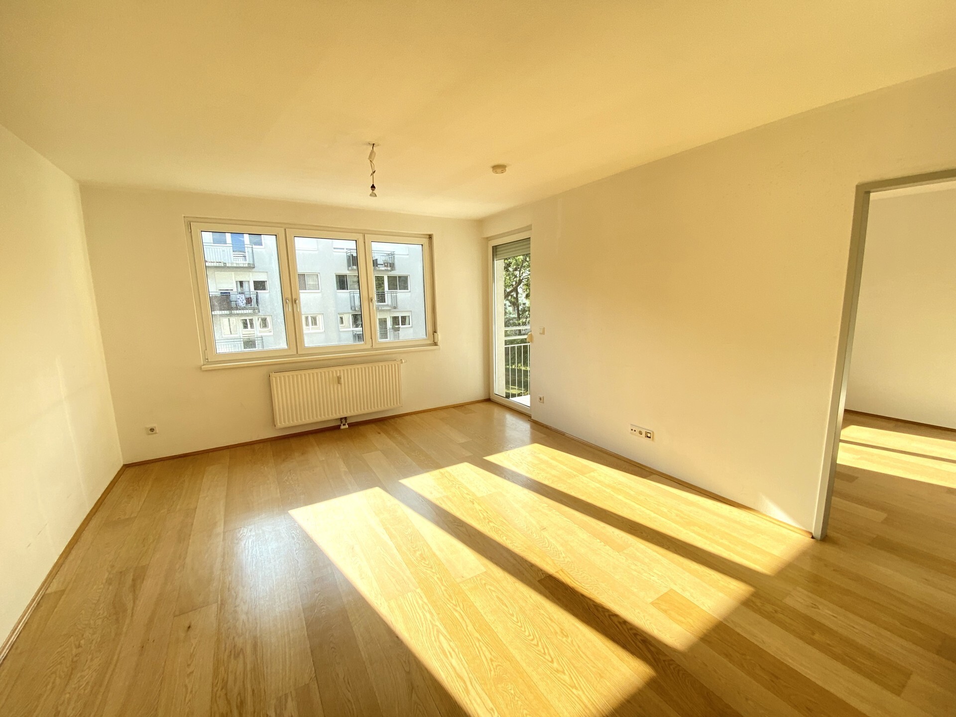 Helle 2-Zimmer Wohnung mit Balkon und Einbauküche - GARAGENPLATZ INKLUSIVE - zu kaufen in 1160 Wien