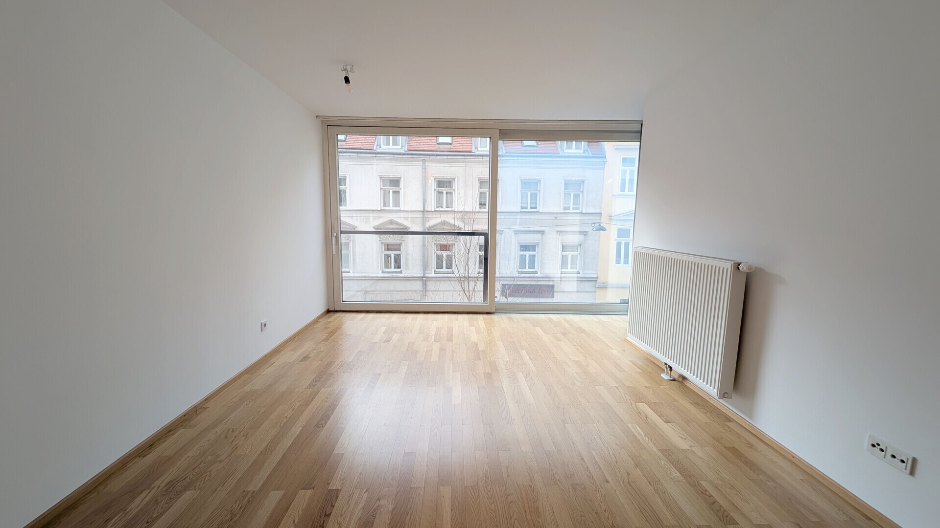 Erstklassige 3-Zimmer Wohnung mit kleiner Loggia an der Ecke zur Kandlgasse in 1070 Wien zu mieten