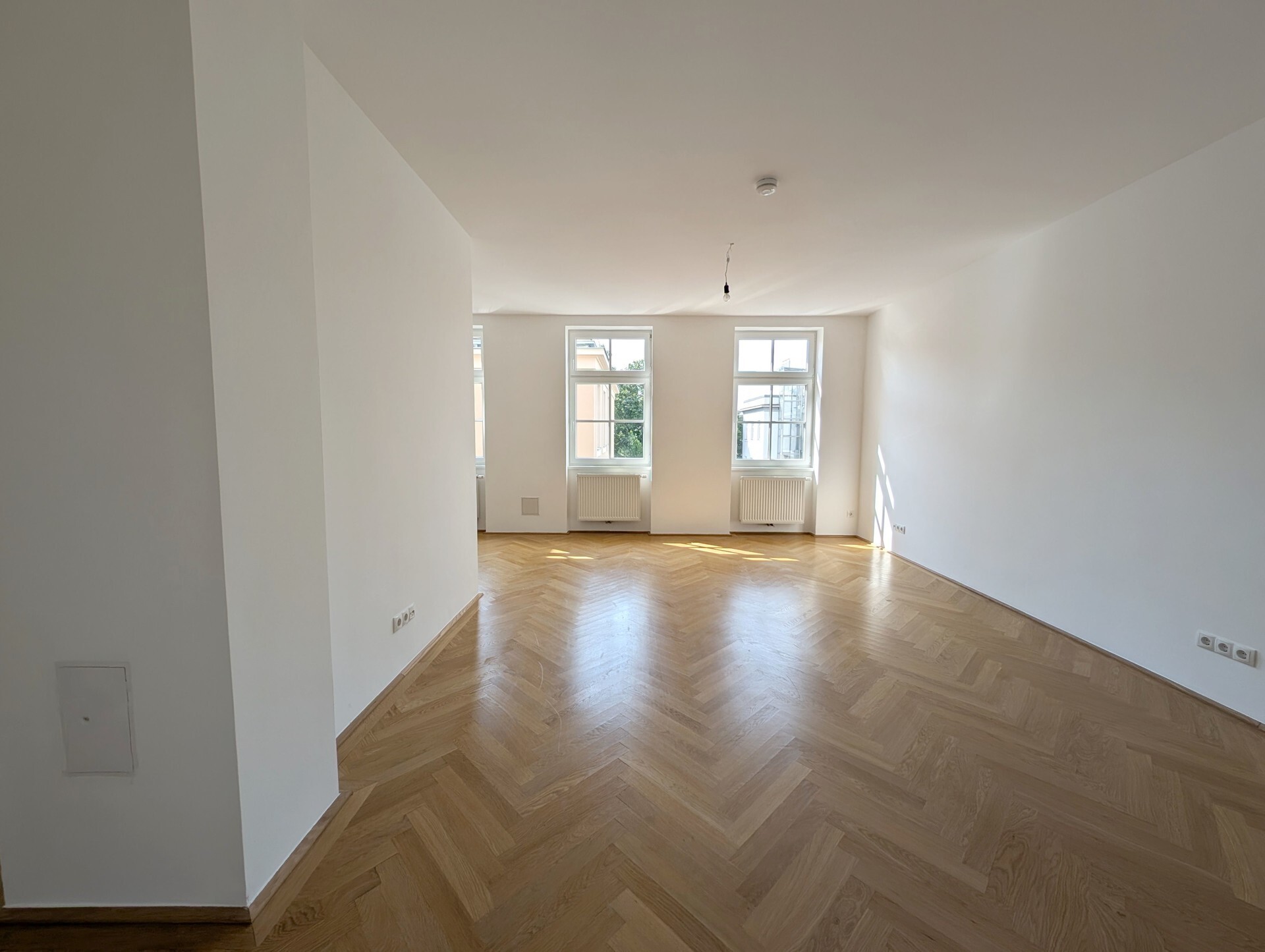 Großartige 4-Zimmer Altbau-Wohnung mit Loggia an der Lainzer Straße in 1130 Wien zu mieten