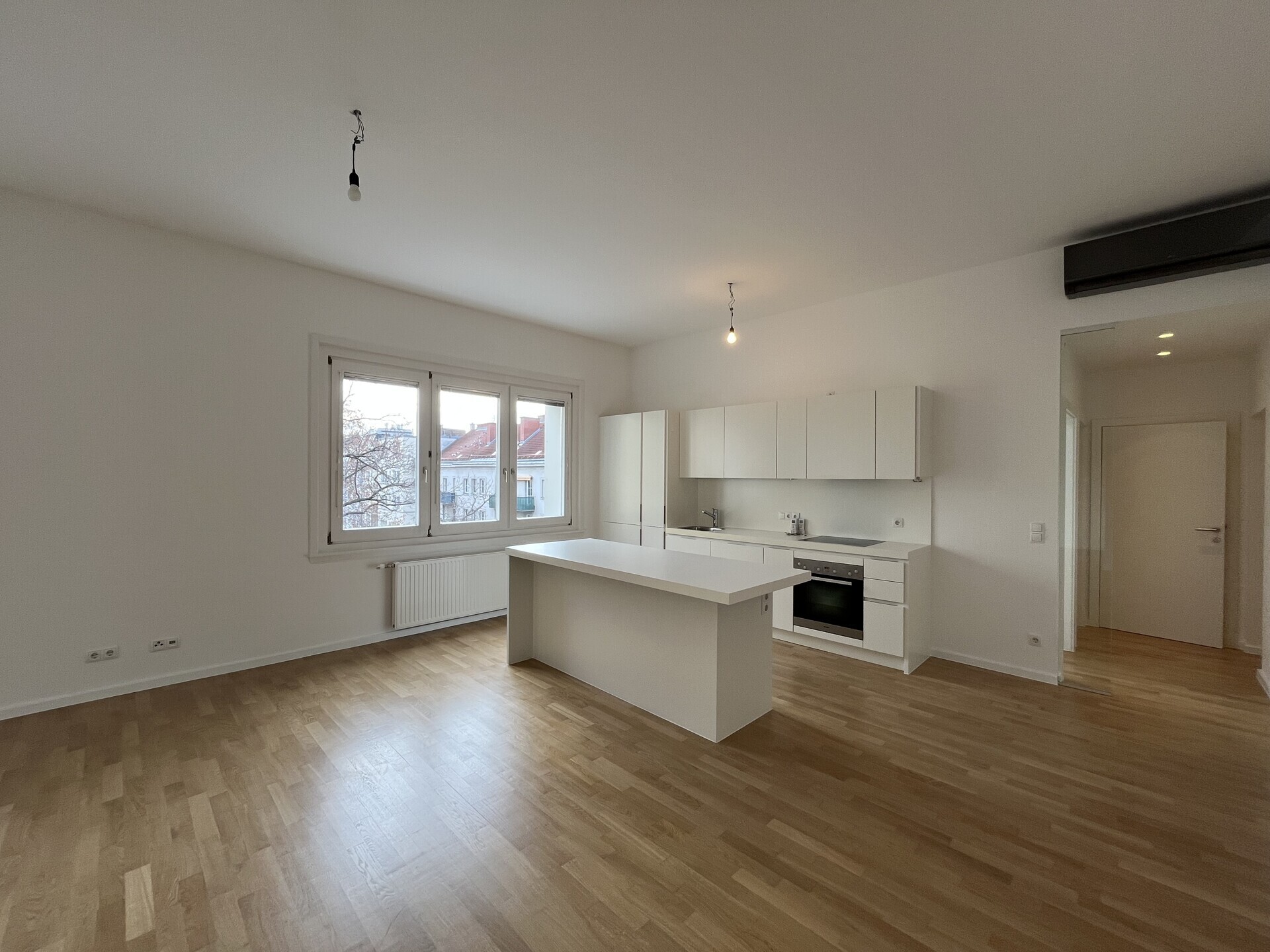 Modern and spacious 2-room apartment for rent at Modenapark in 1030 Vienna