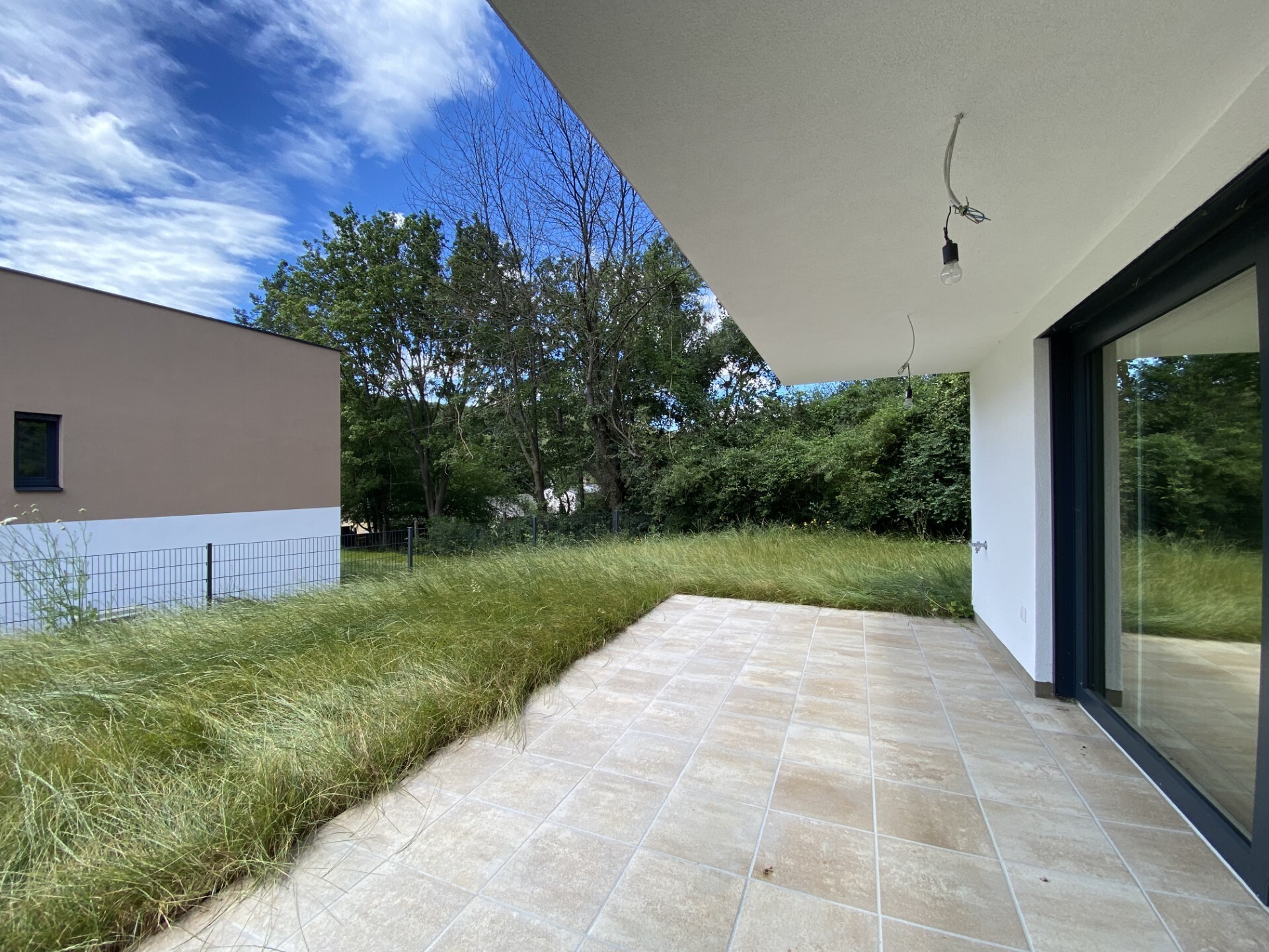 Ruhe und Komfort vereint: Ziegelmassiv-Doppelhaus mit eigenem Garten und umweltfreundlicher Luft-Wasser-Wärmepumpe - zu kaufen in 2534 Alland