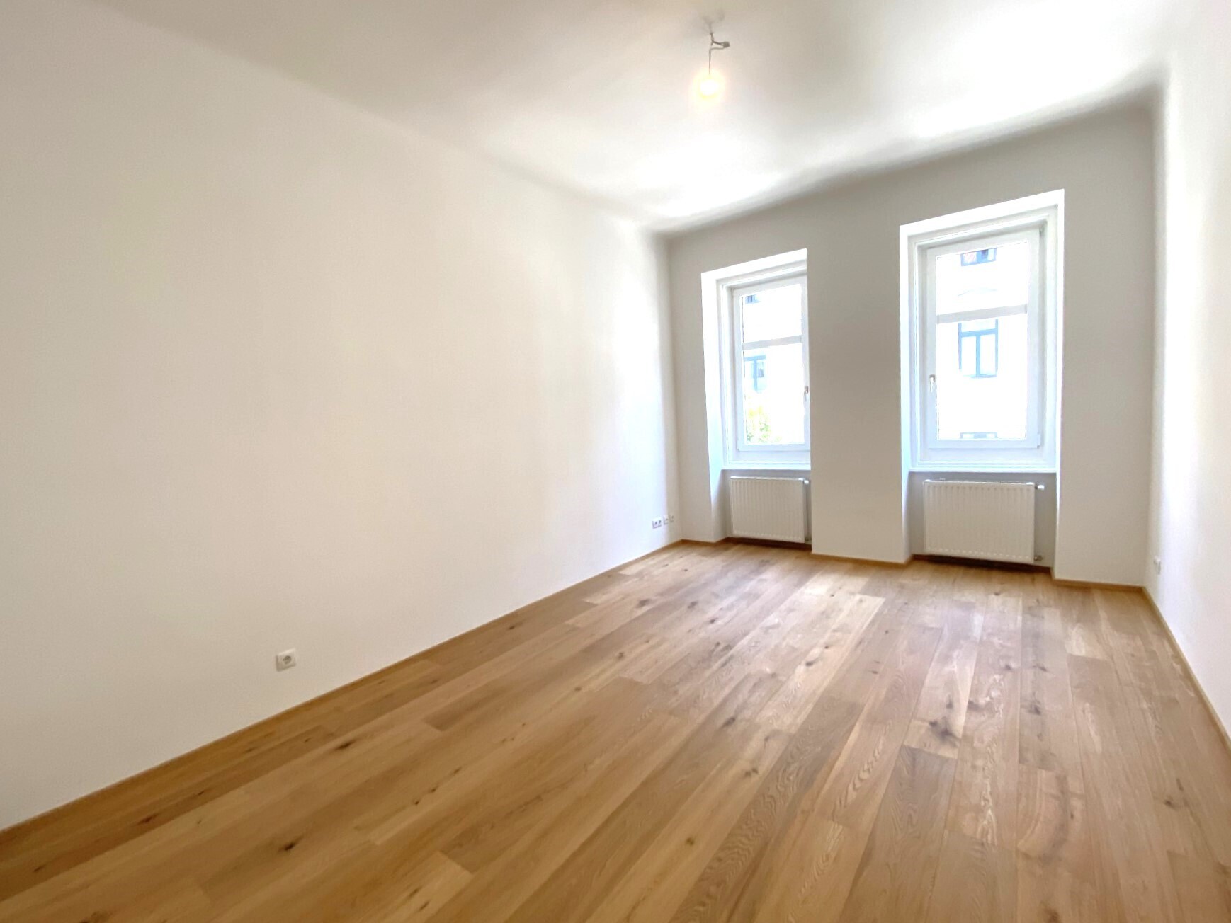 Frisch sanierte 2-Zimmer Altbauwohnung im Herzen von Margarethen - neuer Parkett - perfekte Single/Pärchen Wohnung - im 2.OG - zu kaufen in 1050 Wien